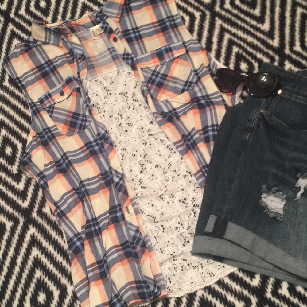 Lace back plaid sleeveless button up